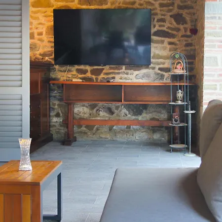 Relax Cantone - Piscina A Comune - Parcheggio Farm stay *